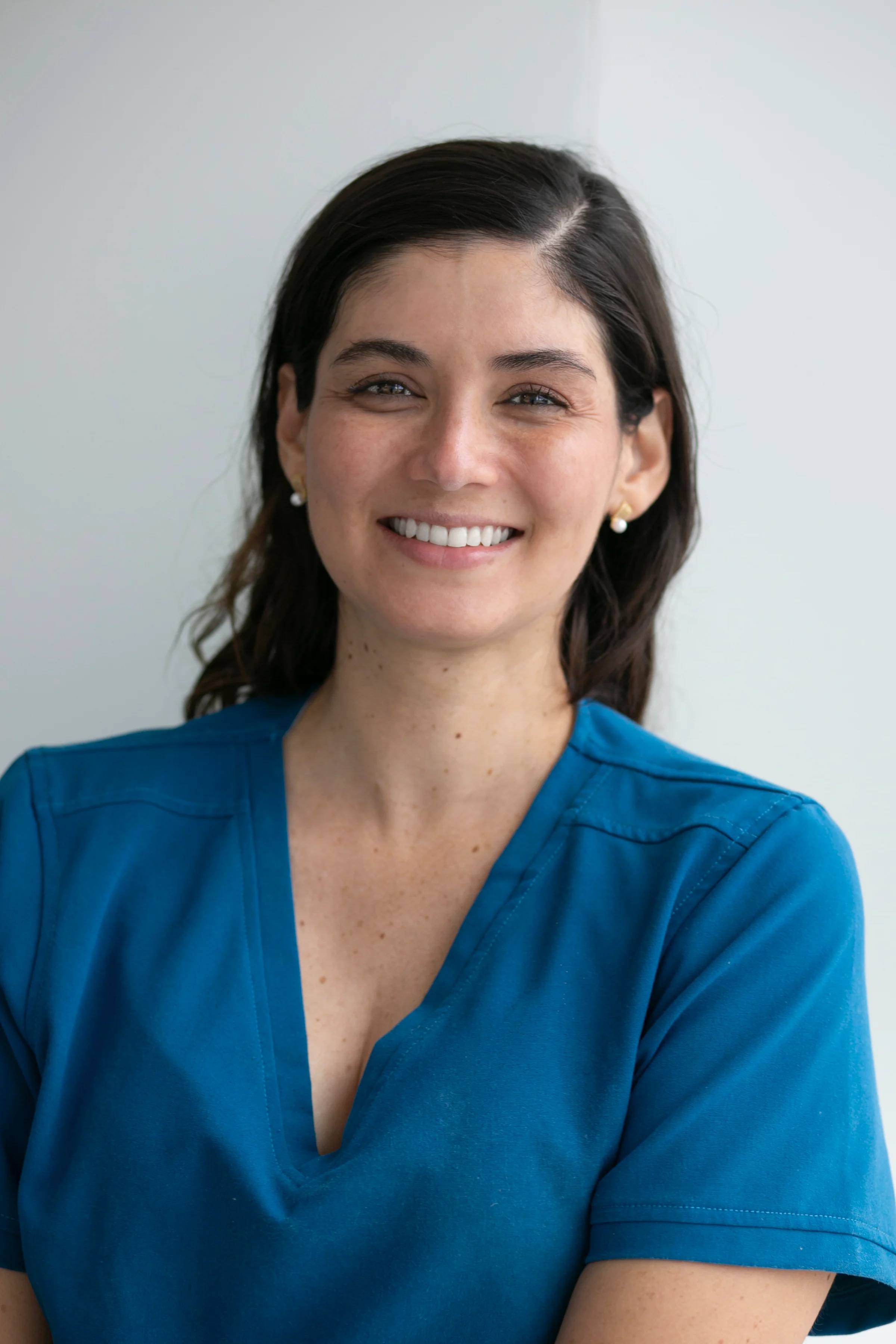 Dra. Mariana Serratos - Especialista en Restauración Capilar